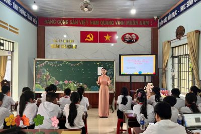 Chuyên đề “Nâng cao hiệu quả dạy học qua ứng dụng phần mềm Wayground và công nghệ AI thiết kế video trong dạy học môn Toán” tại Trường THCS Ngô Mây